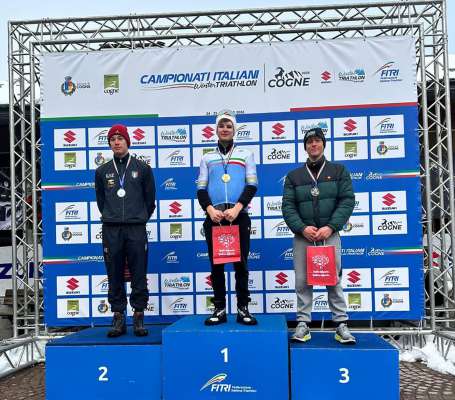 Jacopo Fanton sui sćialin pi&ugrave; aut del podie.
