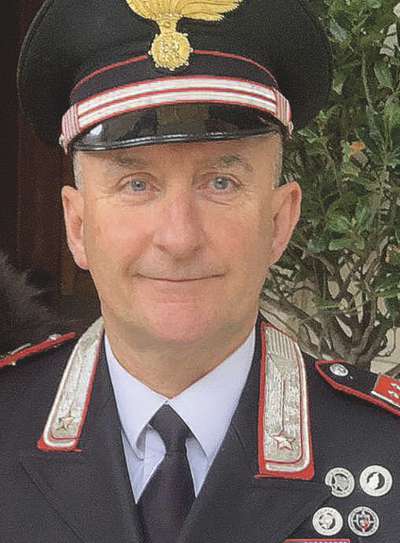 L Luogotenente Vincenzo Casanova ie stat passa carant'ani alalongia cumandant dla Stazion di carabiniers de S&euml;lva. N l v&euml;ija canche l ti ie un&igrave; dat l titul da "Cavalier dl Orden al Merit dla Republica taliana".
