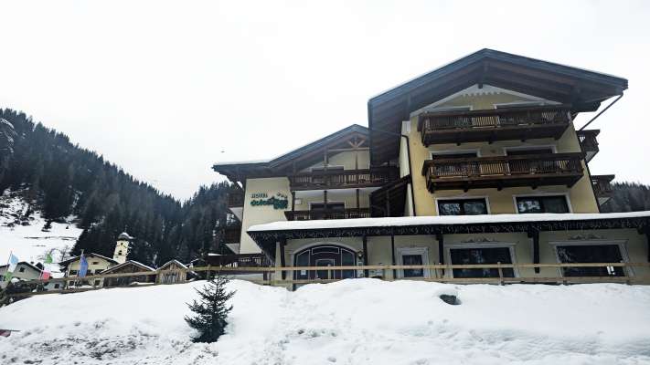 N hotel fascian compr&agrave; da la Fassa Dolomites Euregio Touristic.
