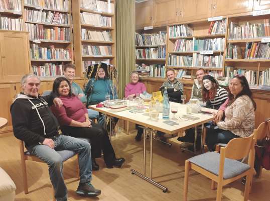 Ntan la ancunteda de n Juebia Grassa. A duc ti s&agrave;l bel a s'la ciacul&eacute; mpue per gherd&euml;ina. 
