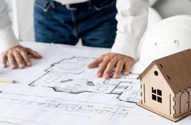 Do che n &agrave; mud&agrave; la regules, iel in&ograve; plu persones che se fej inant per l frabich&eacute; alesir&agrave;. (Foto: freepik.com=
