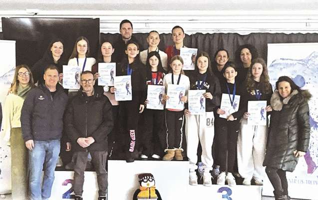 La mutans che &agrave; fat pea pra la Dornbirner Eis Trophy.
