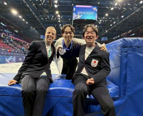 Carolina cun Yuma Kagiyama, che &agrave; venci&ugrave; la bedaia de arj&euml;nt, y l pere de Yuma Masakazu, che ie nce si alenad&euml;ur.
