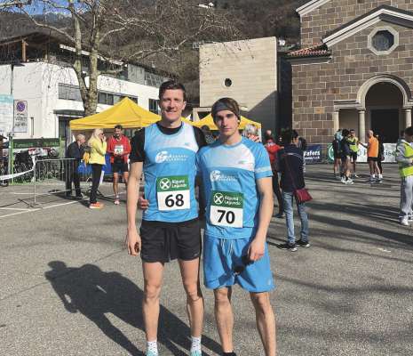 N ucajion dla &ldquo;corrinverno&rdquo; a Sinich: i doi atlec de Gherd&euml;ina Luis y Manuel Schenk.
