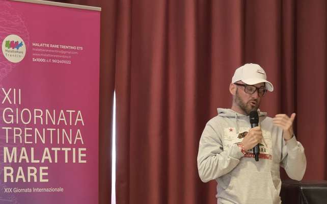 Sirio Talmon &agrave; port&agrave; sia esperienza te la Giorn&egrave;da su la malaties r&egrave;res.
