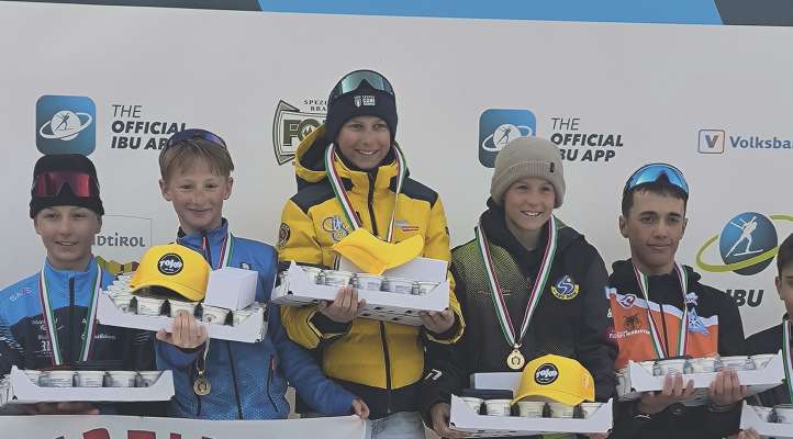  Adam Oberhauser sun l scialier plu aut tla staf&euml;ta dl S&uuml;dtirol pra i Campiunac talians. 
