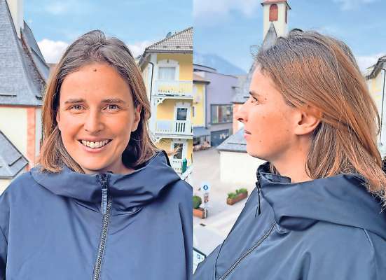 Chëst’ iede ons ciaculà cun Katrin Kostner, nsenianta a Urtijëi, che sona y cianta deberieda cun si uem y à bele giamià n iede si cësa cun na familia dla Irlanda