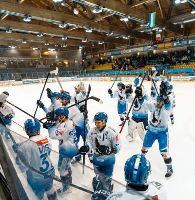 I jiadores del Fascia Falcons.
