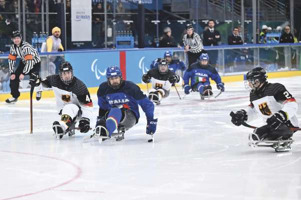 La Talia &agrave; bat&ugrave; doi iedesc i Paejes Tud&euml;sc ntan i Juesc paralimpics: l prim iede per 2 a 1 y l segondo iede per 5 a 2.
