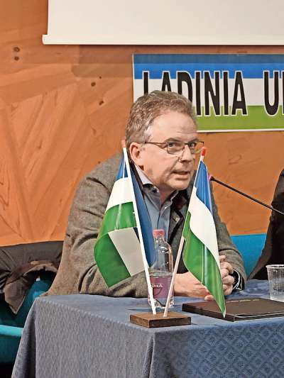 Un bon amigo de ra nostra śente