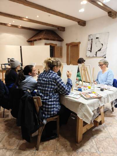 Tla pr&ouml;ma incuntada &eacute;l gn&uuml; dep&euml;nt deboriada al&rsquo;artista Gaia Lionello. 
