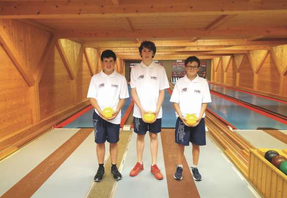 I tr&euml;i jugad&euml;ures j&euml;uni dl Club Chidl&eacute; Gherd&euml;ina (da m.c.): Tobias, Felix y Alex.
