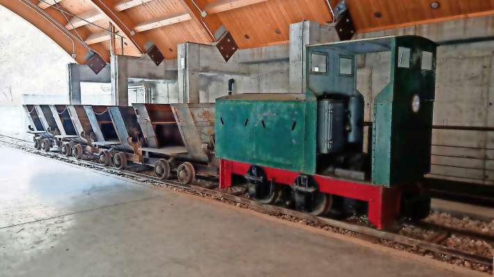 La picola ferata che portar&agrave; i vijitadous nte le Miniere del Fursil.
