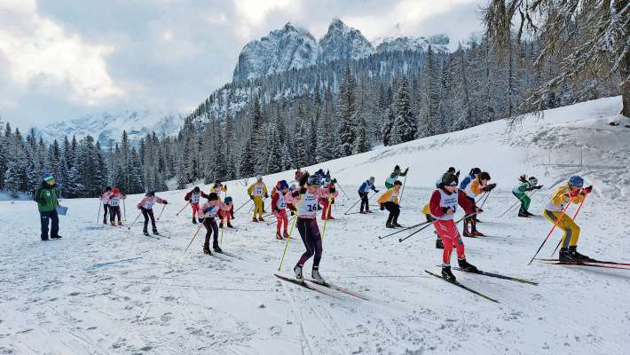 I atletes pi śoen, chi del Minipalio, sul gnee de Son Śuogo.
