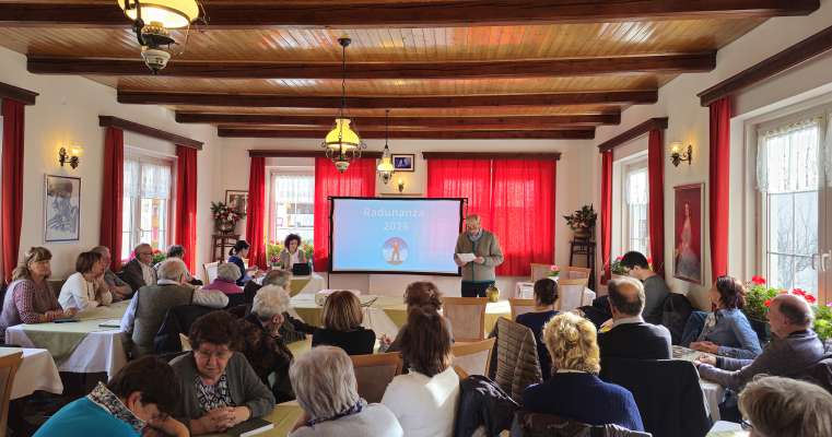 I sozi de l'Union di Ladins de Fascia se &agrave; bin&agrave; per la radunanza.
