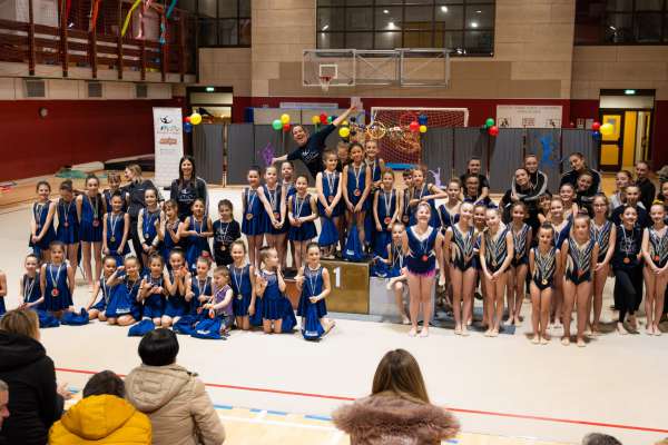 Te palestra de la scoles mes&egrave;nes de Poza gran festa per duta la atletes.

