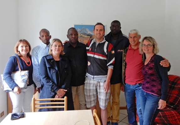 L azet sparpagn&agrave; fora per la val&egrave;des del Trentin e te Fascia l era jit belebon, ma l &eacute; stat ser&agrave;.
