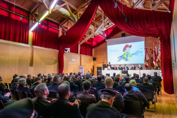 Tratan la sentada generala tla Ciasa Tita Alton. (Foto: Gianvito Coco)
