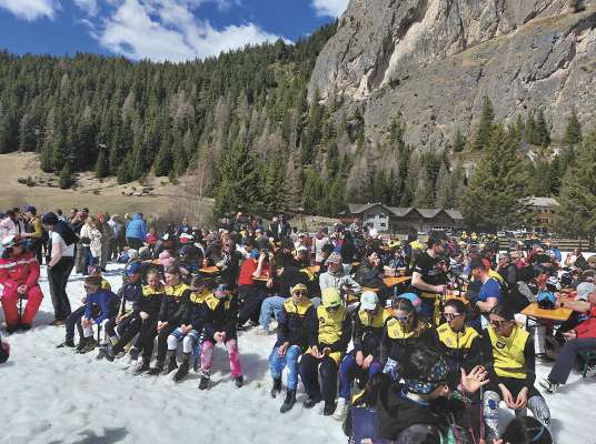 La garejeda soziela dl Schi Club te Val
