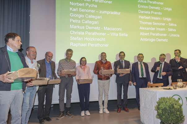 Na festa per i cumëmbri