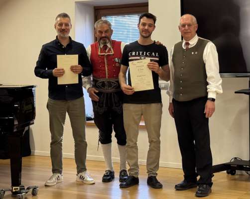 Nicol&ograve; Riz de la Musega da Vich &agrave; ciap&agrave; la medaa de or. 
