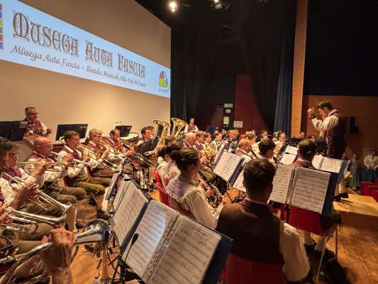 Benvegnuda Aisciuda!