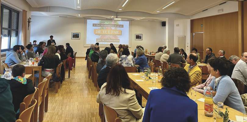 Ntan la festa per i:la ulenteres tla Pitla Sala dla C&euml;sa di Cungresc de S&euml;lva.
