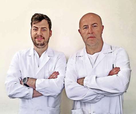 Da m&aacute;n ci&aacute;mpa l dotor Negri e l dotor Trevisan.

