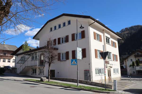 Manco calonia, plü apartamënc