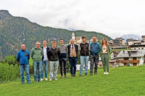 L nuof Consei Comunal da Col. Da man zanca: Luca Degasper, Alfonso Pezzei, Mattia Troi, Thomas Kerer, Carlo Agostini, Paolo Frena, Davide Pallabazzer, Lorenzo Chizzali, Giulia Tasser.
