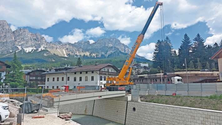 I laore da fei su el ponte noo su ra Boite, che &lsquo;na ota &lsquo;l ea el Ponte de ra Zesa.
