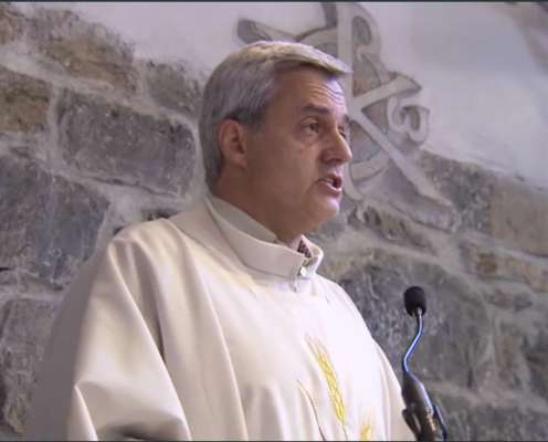 Don Mario Bravin a la messa del Sacro Cher.
