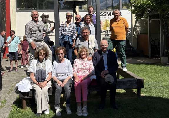 Le grup che &eacute; j&uuml; a Desproch.
