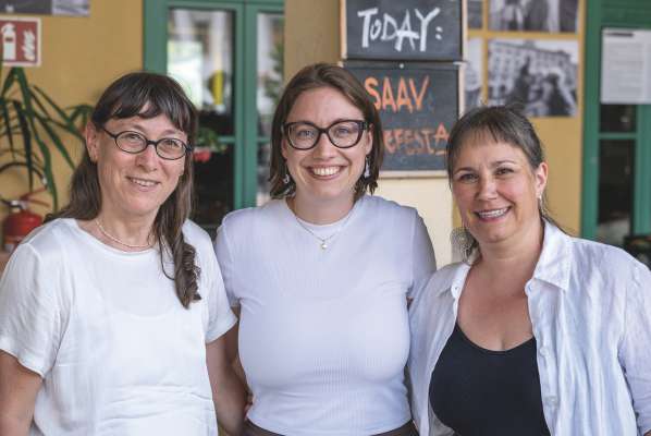 La tr&euml;i aut&euml;ures de Gherd&euml;ina (da m.c.): Rut Bernardi (presid&euml;nta dla Lia di y dla aut&euml;res de S&uuml;dtirol), Nadia Rungger y Irene Moroder. 

