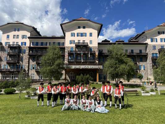 L Hotel Gran e dedant I sonadores da Vich, che &agrave; avert e ser&agrave; l enconter cultural.
