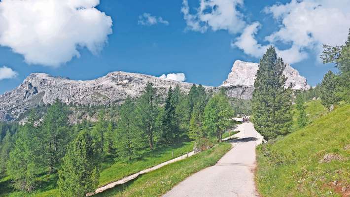 Ra strada voita e neta, su dal Lelo, zenza el caramus che &lsquo;l ea i anes pasade. Sarae da fei conpain inze outre luoghe.
