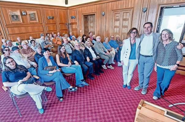 I spose da zincuanta, sesanta e sesantazinche ane, aduna con alcuante de ciaśa, con el capocomun Gianluca Lorenzi, Roberta Alver&agrave; e Monica De Mattia a i d&agrave; un bon azeto.
