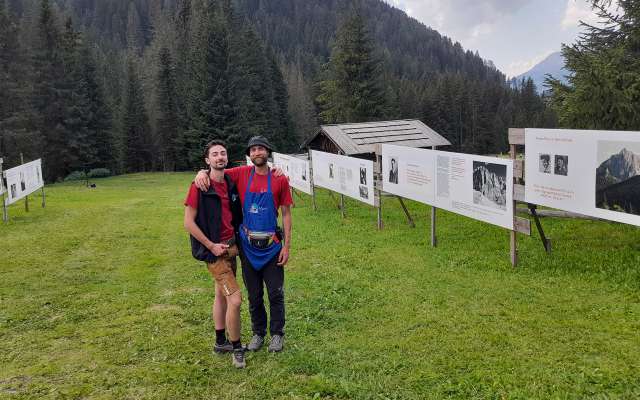Luciano Calligari e Franz Detomas &agrave; rencur&agrave; la mostra sul alpinism.
