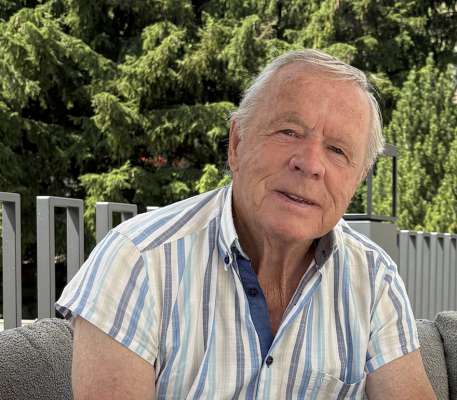 Carlo Senoner da Fr&euml;ina festejea ch&euml;st'ena i 60 do si v&euml;nta cun i schi.
