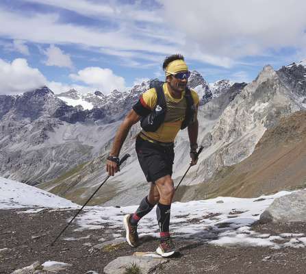 Christian Insam di Gherd&euml;ina Runners ie ruv&agrave; setim pra la garejeda "Ortles Haute Route" (FOTO Gherd&euml;ina Runners)
