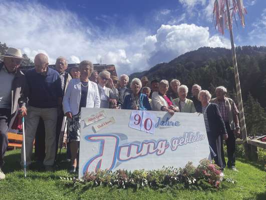 La grupa che &agrave; festej&agrave; i 90 ani.
