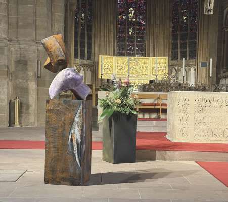 "L bos - Der Kuss" de Wilhelm Senoner tl Mindener Dom. Dovia v&euml;ijen la Tofla d'or.
