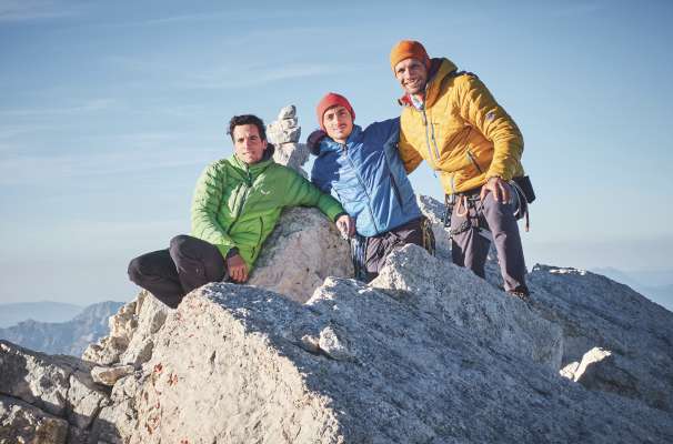 Alex Walpoth, Titus Prinoth y Martin Dejori &agrave; ch&euml;st ann giap&agrave; l recunescim&euml;nt &ldquo;Pelmo d&rsquo;Oro&ldquo; per si ativit&agrave; alpinistica.
