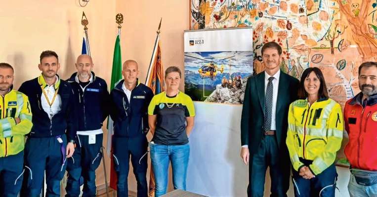 I raprejent&aacute;nc de Ulss, Suem e Aiut Alpinisć a la conferenza st&aacute;mpa de prejentazion dei dac.
