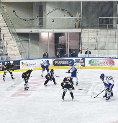 I Falcons &agrave; ji&agrave; en jebia contra l Pustertal Junior. (Fotos: Giorgia Pellegrin)
