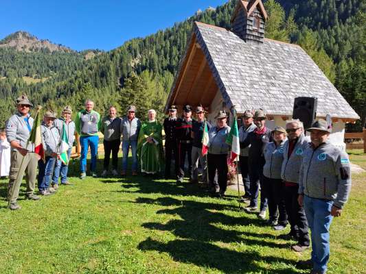Festa con i Alpins de Poza e Pera