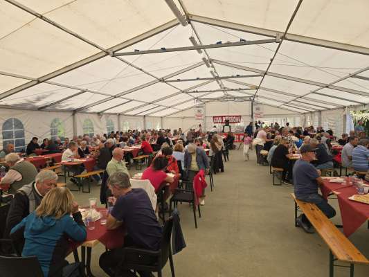 La Festa te Fassapark met&ugrave; a la leta da la familia Nicolodi.
