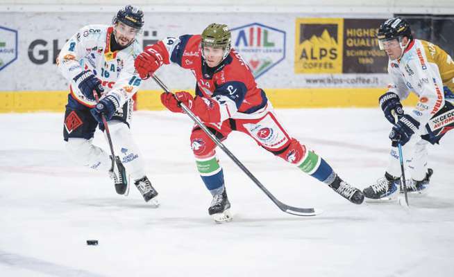 L HCG &agrave; n juebia jug&agrave; contra una dla scuadres favorites de ch&euml;st ann: l Asiago. (Foto: Matth&auml;us Kostner)
