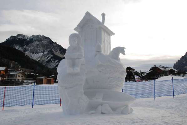 media/k2/galleries/9127/thumbs/snowfestival3.jpg