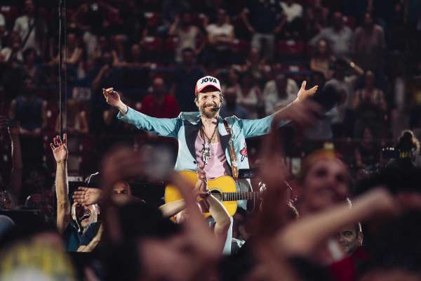 media/k2/galleries/9722/thumbs/jovanotti.jpg